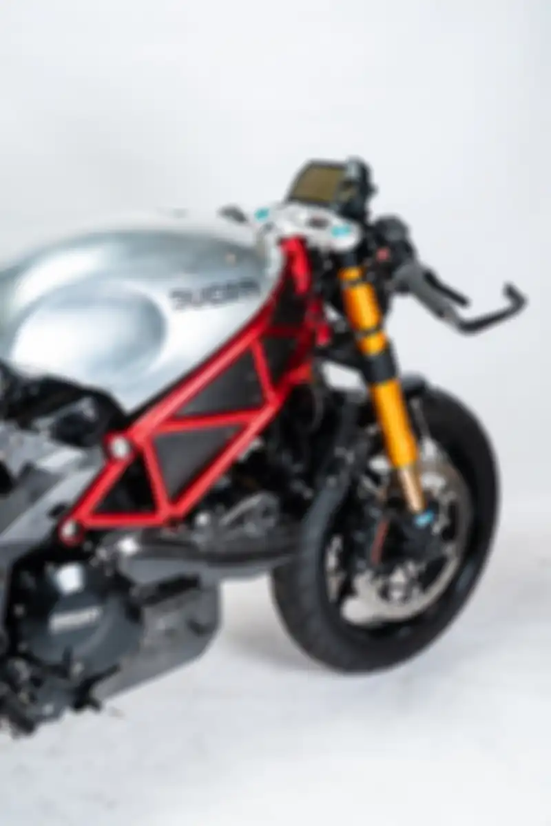 Area setang Ducati Multistrada 1200S cafe racer.