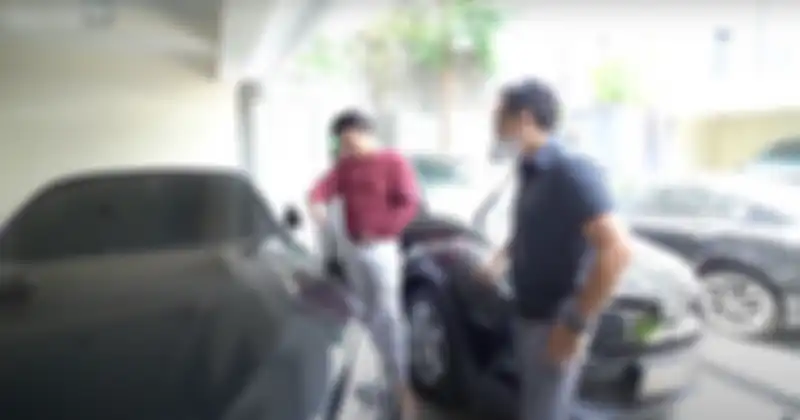 garasi hunian mewah Rizky Febian