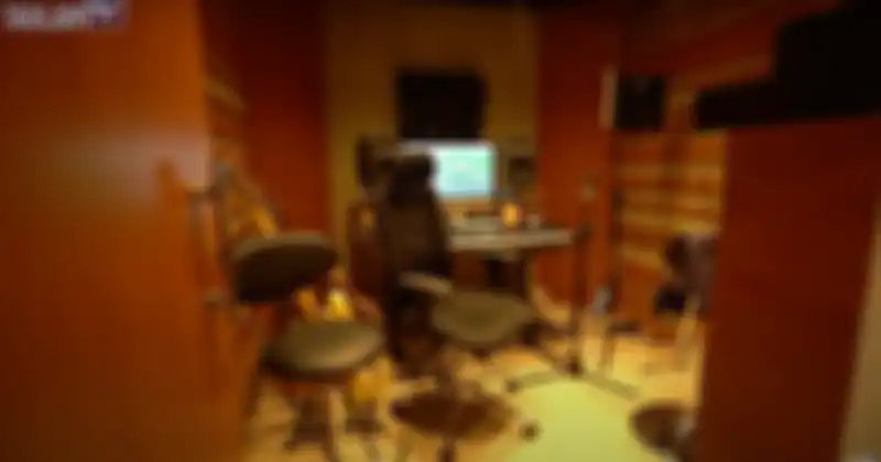 Studio mini di rumah Rizky Febian