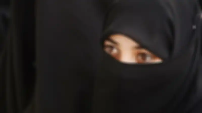 ilustrasi perempuan bercadar