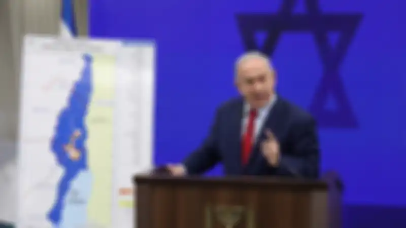 Benjamin Netanyahu memiliki rencana sempurna untuk sampingkan masalah Palestina dan buat Israel diakui negara lain, sayangnya rencananya telah gagal total karena ketegangan dua negara seminggu terakhir ini