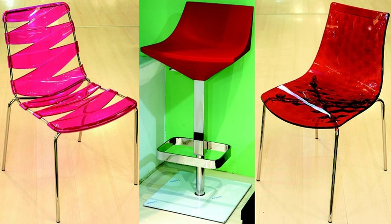 Segala macam warna dapat berpadu menarik dalam padu-padan dengan material metal.