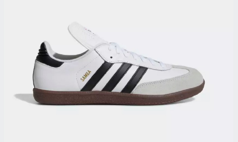 3 Sneakers Favorit Freddie Mercury yang Bisa Jadi Pilihan Kamu Bergaya Page all