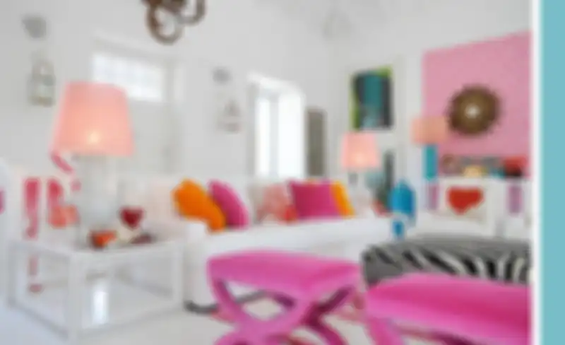 Ilustrasi interior dengan warna merah muda dan oranye