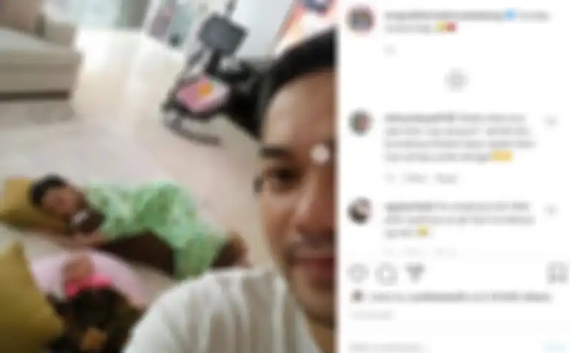 Zaskia Gotik tidur di lantai bersama putri kesayangannya