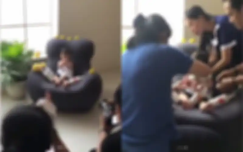 Banyak orang yang mengurus Raphael Moeis