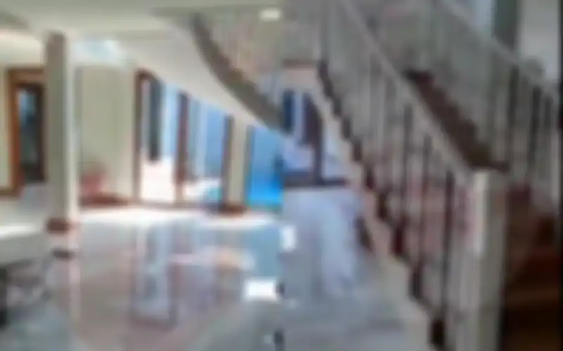 Tampak dalam rumah Jennifer Dunn