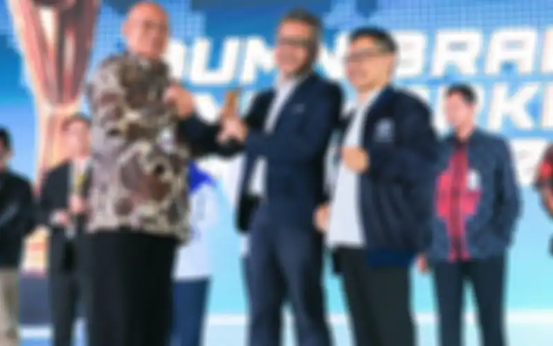 Mukti Jauhari Direktur Utama KAI Commuter (tengah) dikabarkan meninggal dunia pada Minggu (27/6/2021).