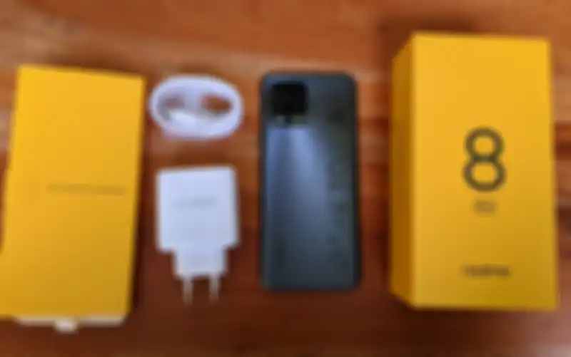 Isi paket penjualan realme 8 Pro