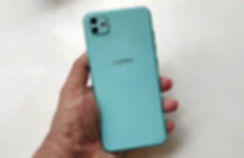 Luna SIMO warna hijau tampak belakang