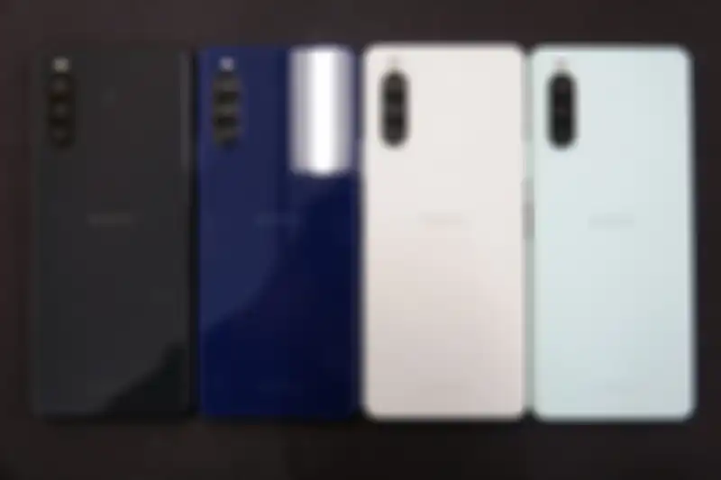 Varian warna Xperia 10 II