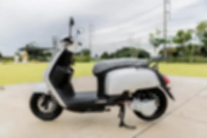 H Sem Mobila G, bentuk ala skuter eropa jadul