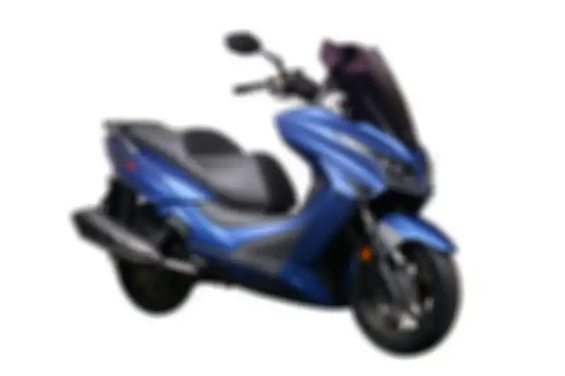 Tampilan depan dan samping motor matic baru Modenas Elegan 250 EX 2025.