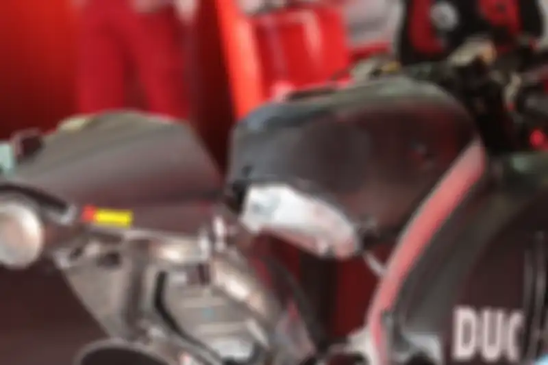 Tangki motor MotoGP lebih banyak di bagian bawah jok