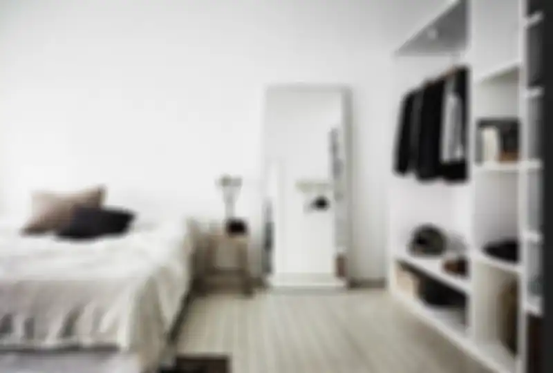 Cermin di kamar tidur