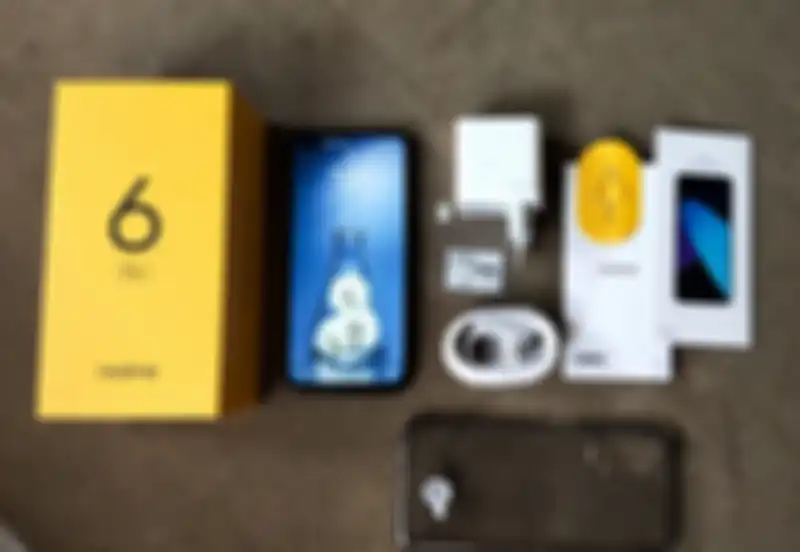realme 6 pro dan isi boks penjualan