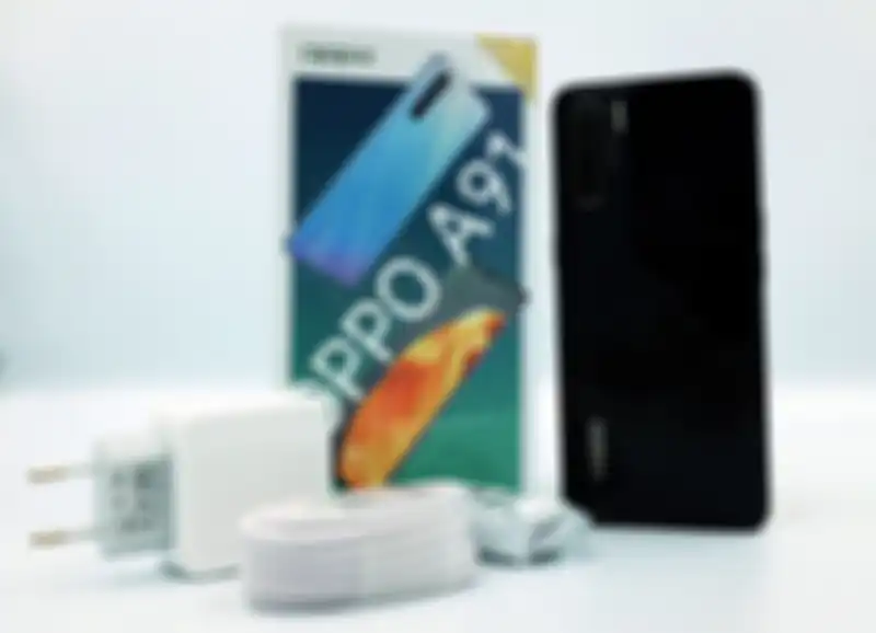 Oppo A91 dengan charger dan kabel data