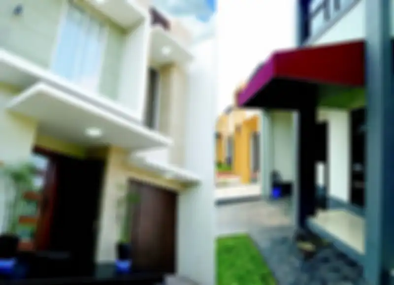 Teritisan berfungsi sebagai sun shading untuk rumah dengan arah hadap barat-timur.