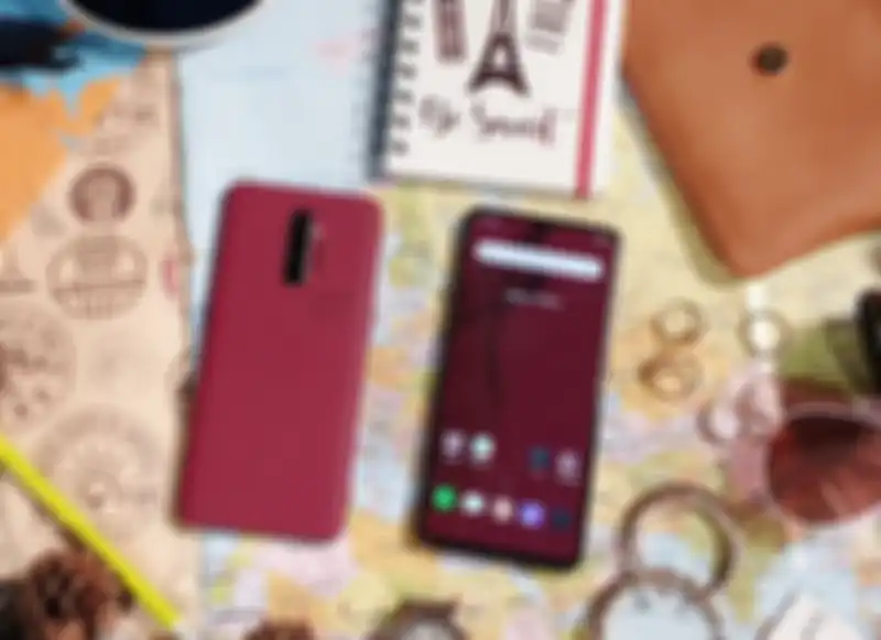 Tampilan belakang dan depan realme X2 Pro Master Edition