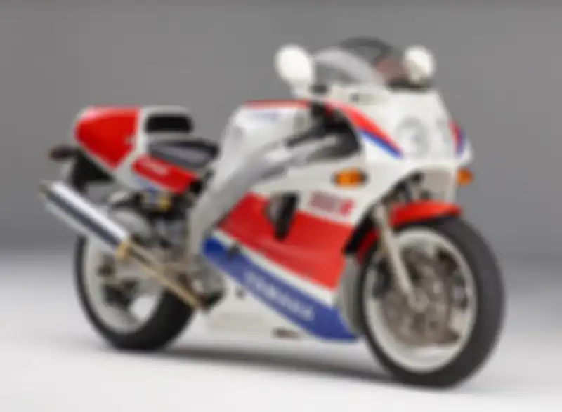 Yamaha FZR750R.