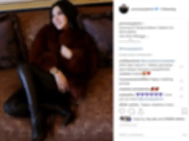 Kabar Pernikahannya Makin Santer Terdengar, Syahrini Unggah Foto Tersenyum dengan Caption Menggoda