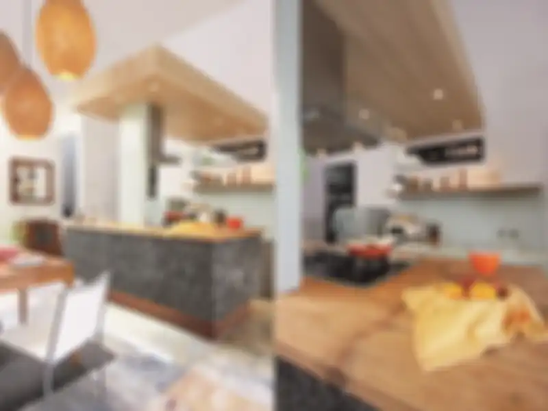 Kayu solid dipilih umumnya bukan untuk table top pada dapur kotor tapi pada pantry atau meja saji.