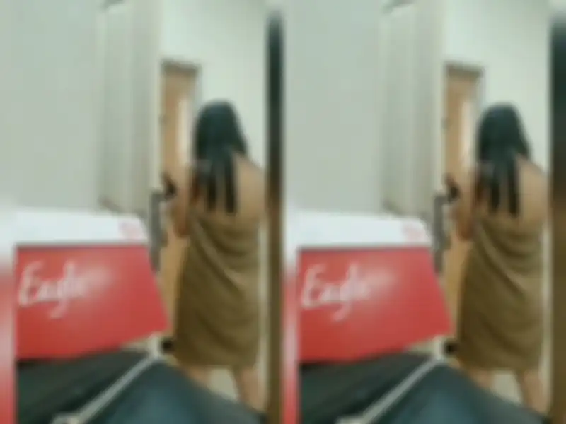 Video Viral Wanita Copot Handuk di Depan Ojek Online Tersebar di Media Sosial