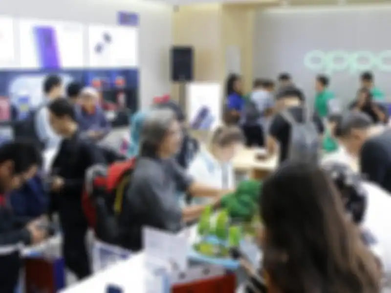 Suasana Oppo Store di Central Park Mall