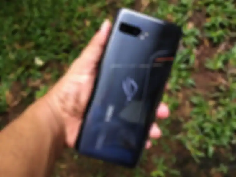 Asus ROG Phone 2 tamak belakang tanpa case bawaan