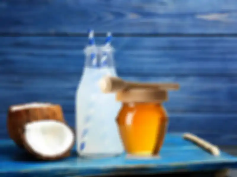 Campuran air kelapa dan madu