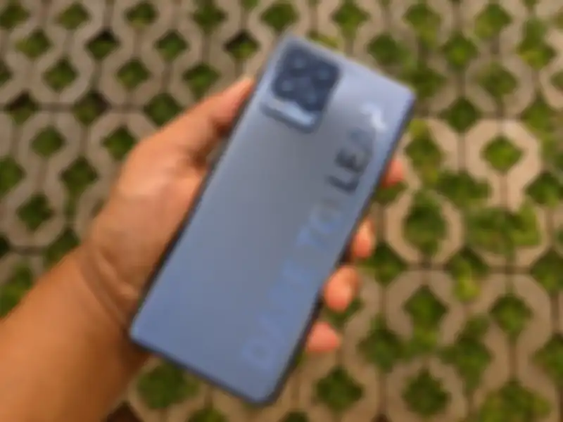 realme 8 Pro tampak belakang