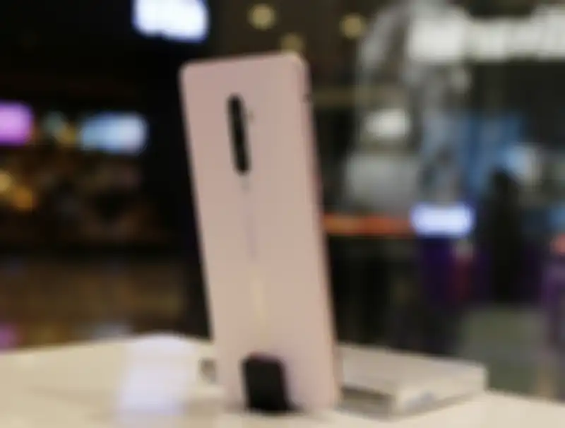 Oppo Reno2 warna pink