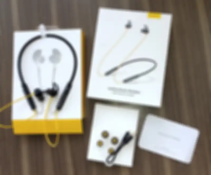 isi paket realme Buds Wireless