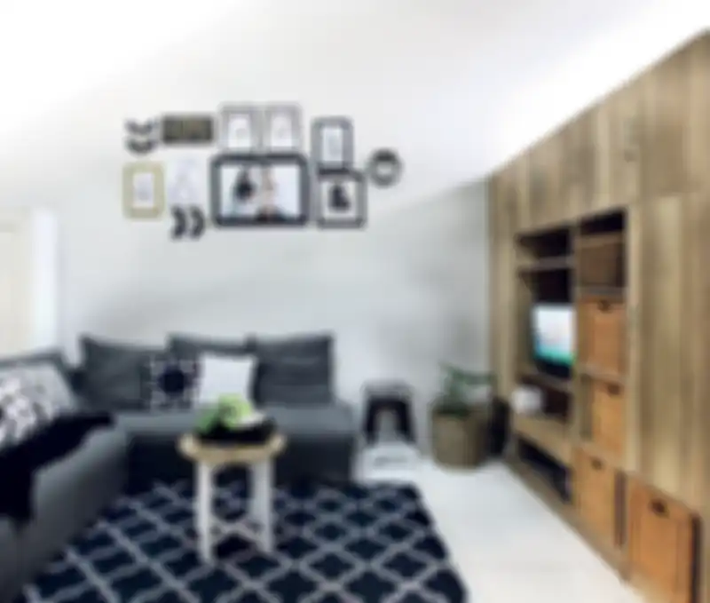 Coffee Table Putih dan Krem