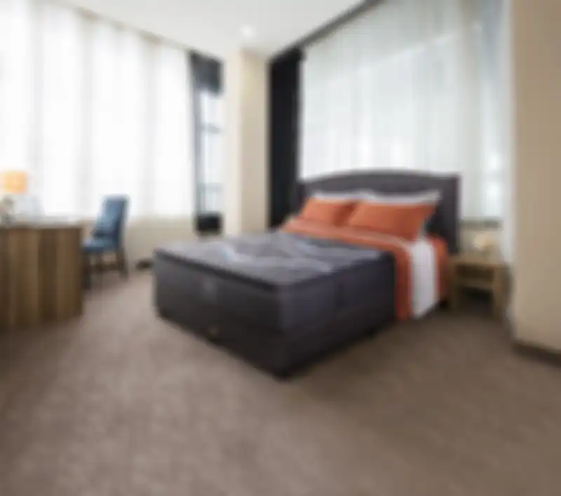 Matras dengan teknologi cool fiber dan viro safe untuk tidur nyaman dan aman.