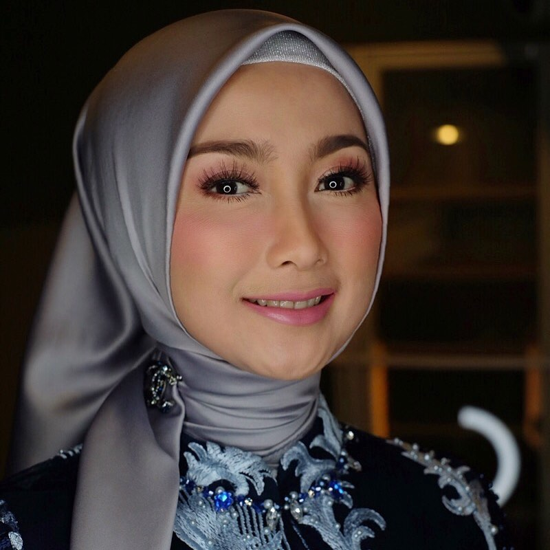 Lama Tak Terlihat, Tampilan Terbaru Artis Senior Desy Ratnasari dengan Makeup Flawless Jadi Sorotan