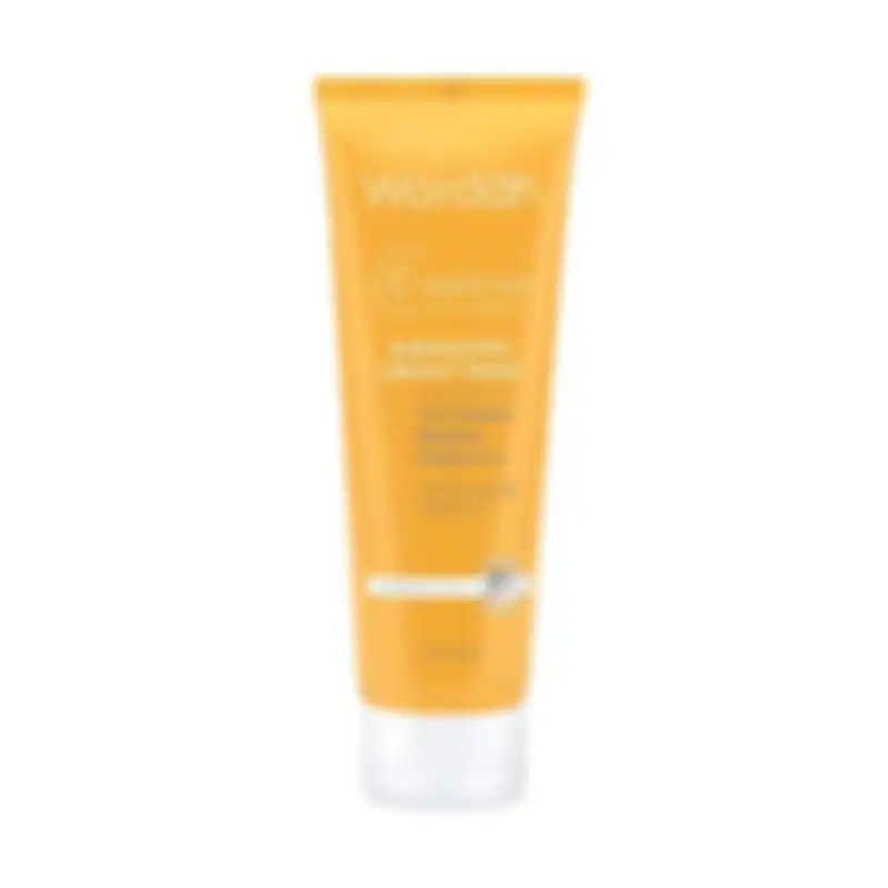 Wardah C Defense Energizing Creamy Wash