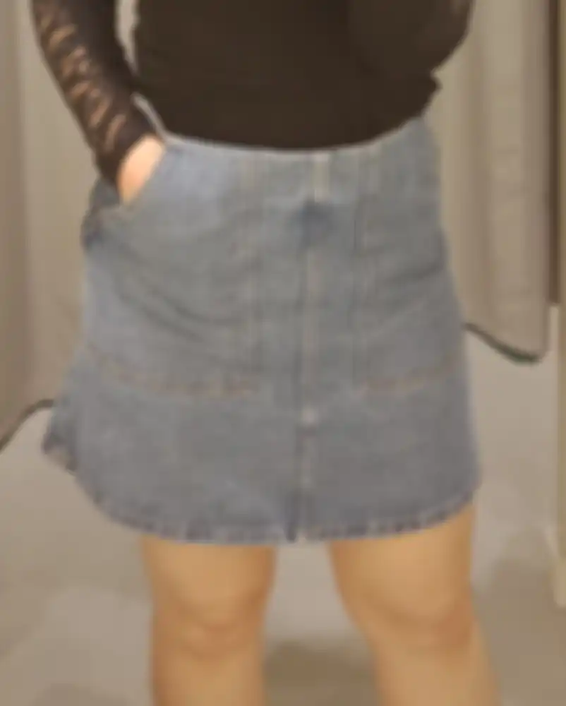 A-line mini denim skirt dari H&M