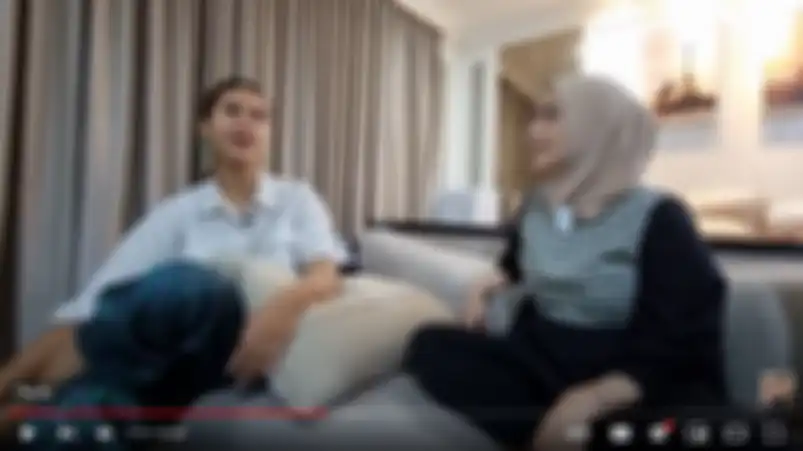 Citra Kirana saat berbincang dengan Paula Verhoeven.