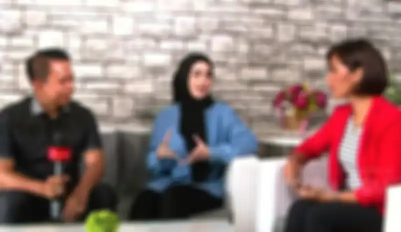 Jennifer Dunn yang disebut-sebut sebagai pelakor tampil dengan wajah glowing dan penampilan modis saat muncul perdana di televisi