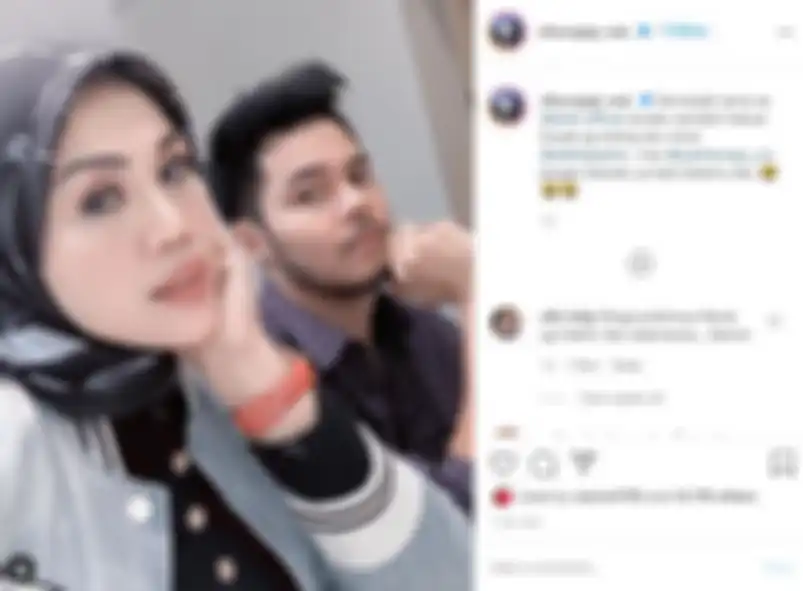 Unggahan Elly Sugigi
