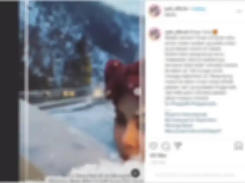 Syahrini saat berendam di pemandian air belerang di Jepang
