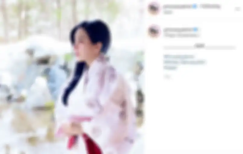 Syahrini kenakan Kimono