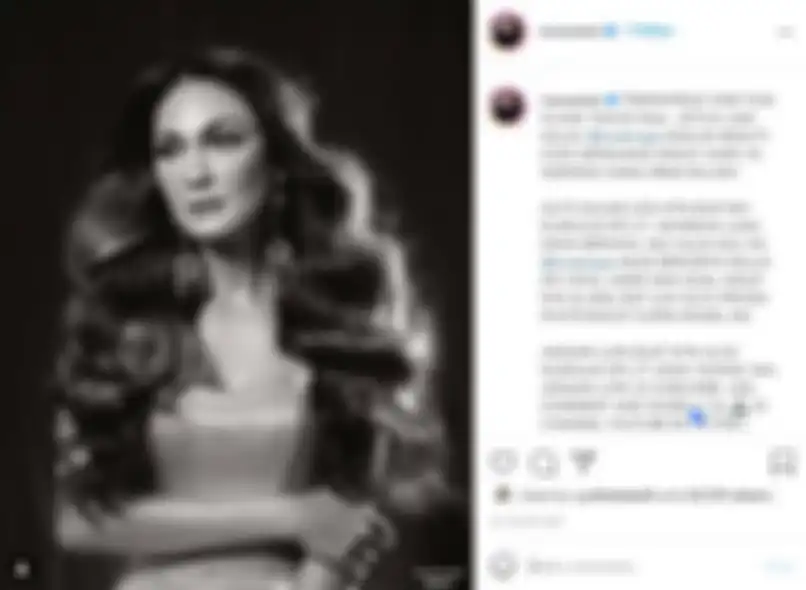 Penampilan cantik Luna Maya yang bak ratu
