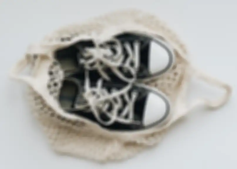 Mencuci sepatu dengan cara yang salah dapat membuat sepatu tidak awet.