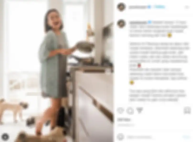 Dapur yang nyaman di rumah artis Cici Panda.