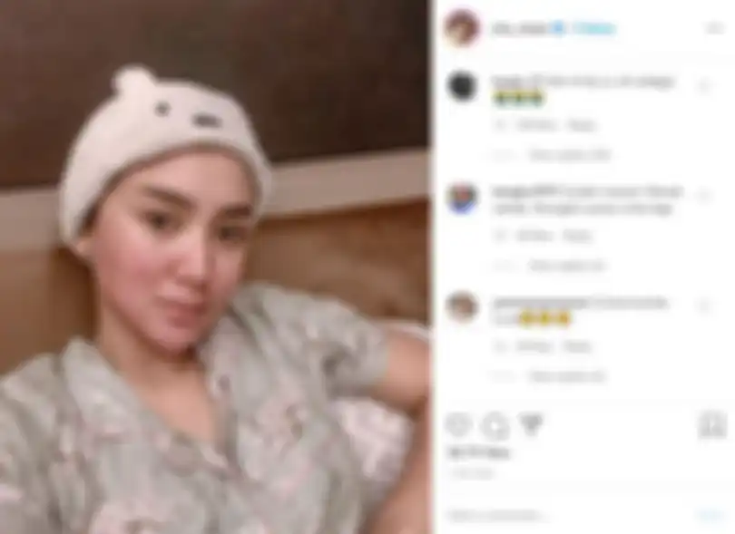 Komentar netizen yang salah fokus hingga mengira Lucinta Luna saat Cita Citata mengupdate kegiatannya selama #DiRumahAja tanpa menggunakan makeup. 