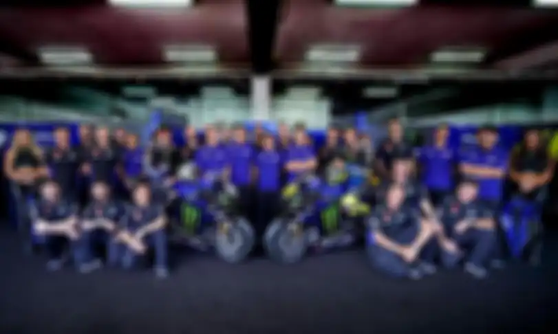 Ilustrasi kru tim Yamaha MotoGP. Waduh, Enam Orang Tim Yamaha Positif Covid-19, Cuma Bisa Tonton MotoGP Prancis 2020 dari Karantina