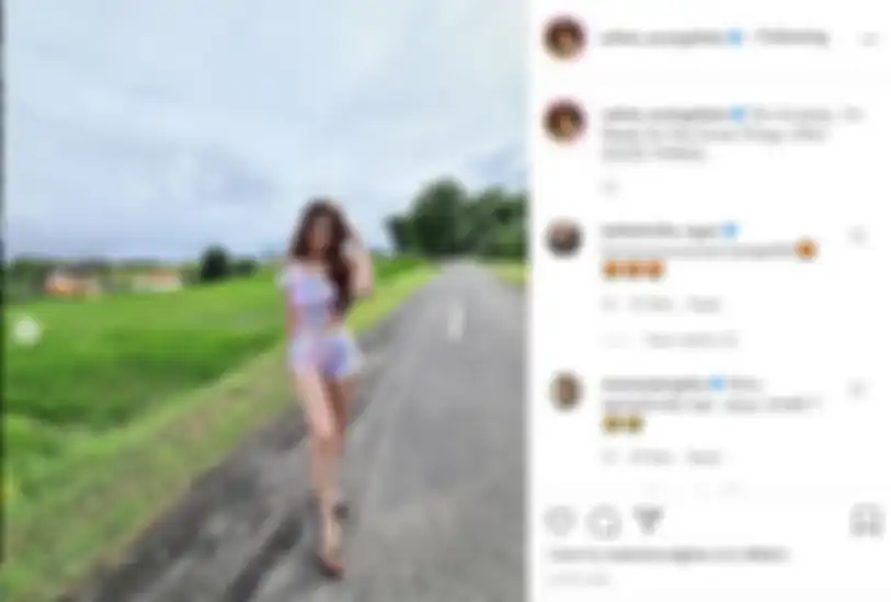 Potret seksi Celine Evangelista sat main ke sawah