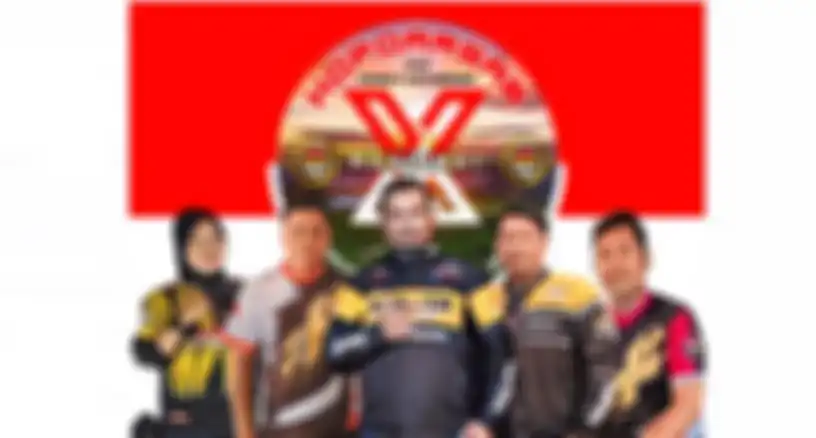 Rickei Sihombing, Dewan Pendiri sekaligus Ketua Umum Nasional XXX Community Indonesia (tengah).